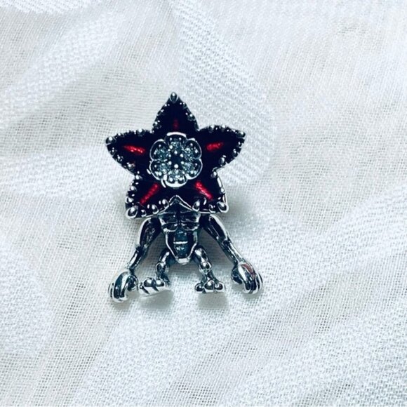 👹 NWOT Stranger Things Moveable Demogorgon Charm ✨ - Picture 11 of 12